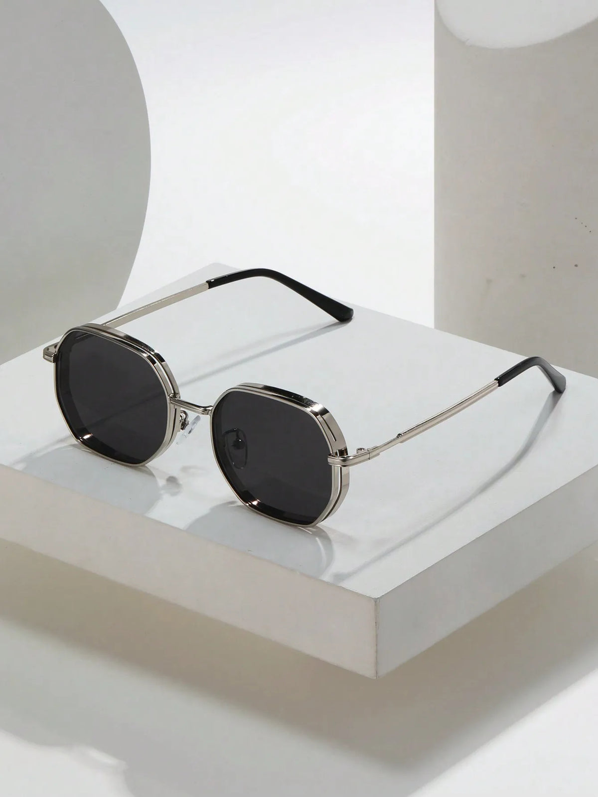 Men's Round Sunglasses – Black Lens & Gold Metal Frame