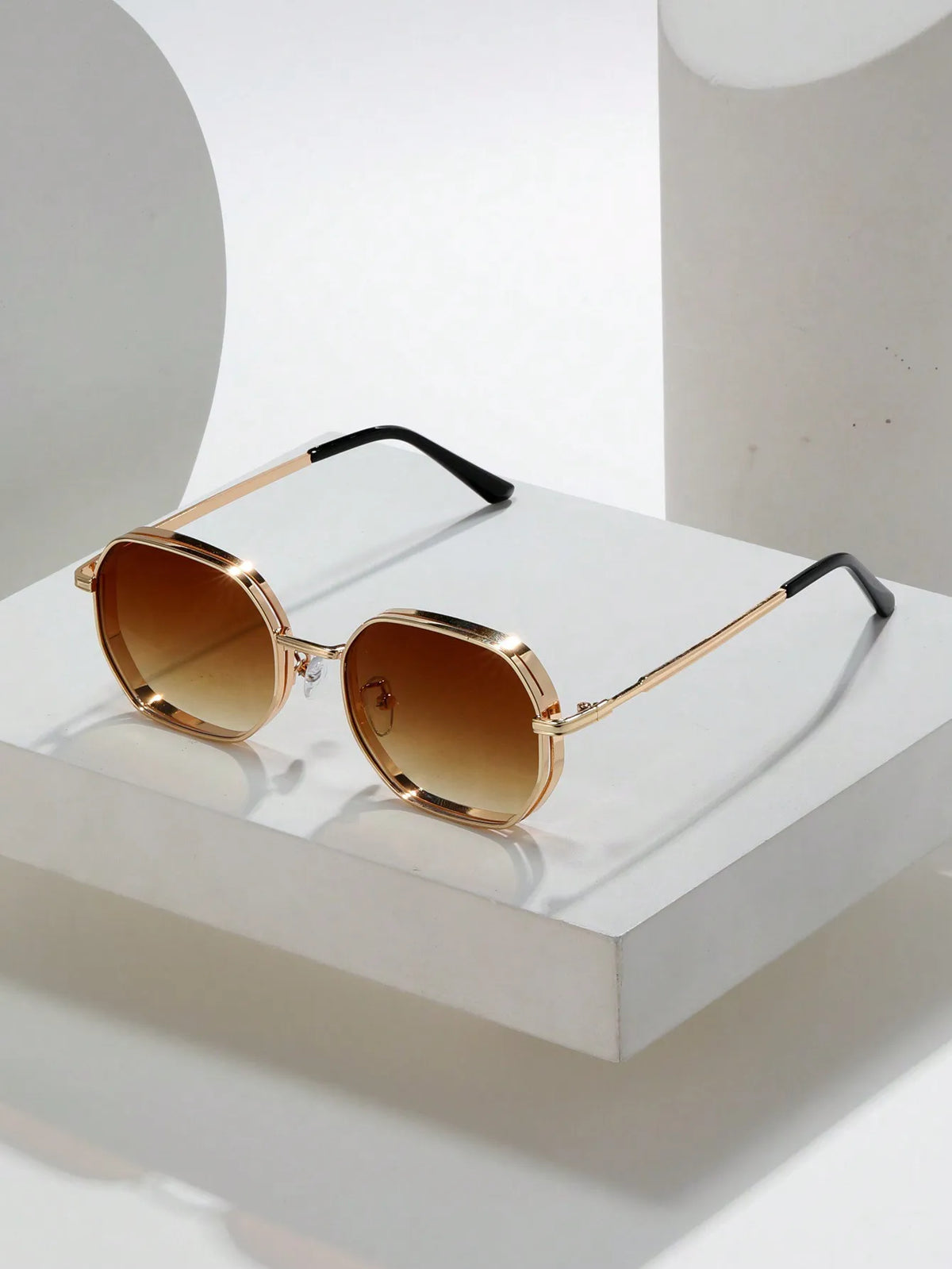 Men's Round Sunglasses – Black Lens & Gold Metal Frame