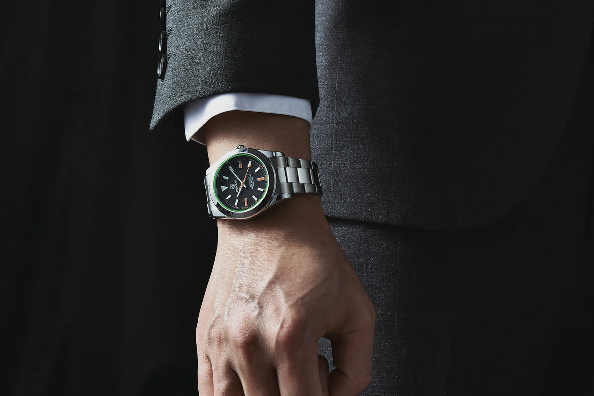 Men's Chronograph Watch – Black Dial & Metal Bracelet
