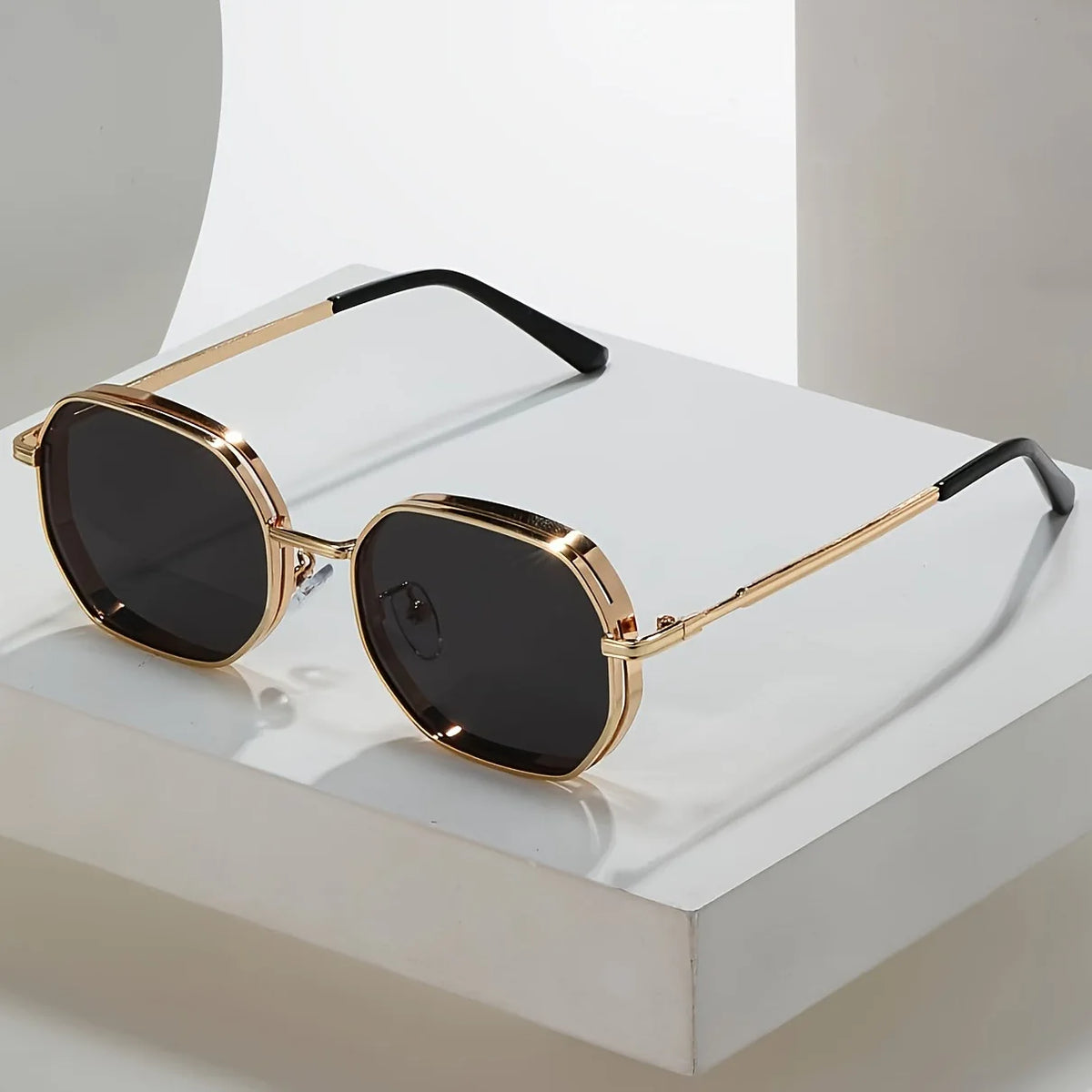 Men's Round Sunglasses – Black Lens & Gold Metal Frame