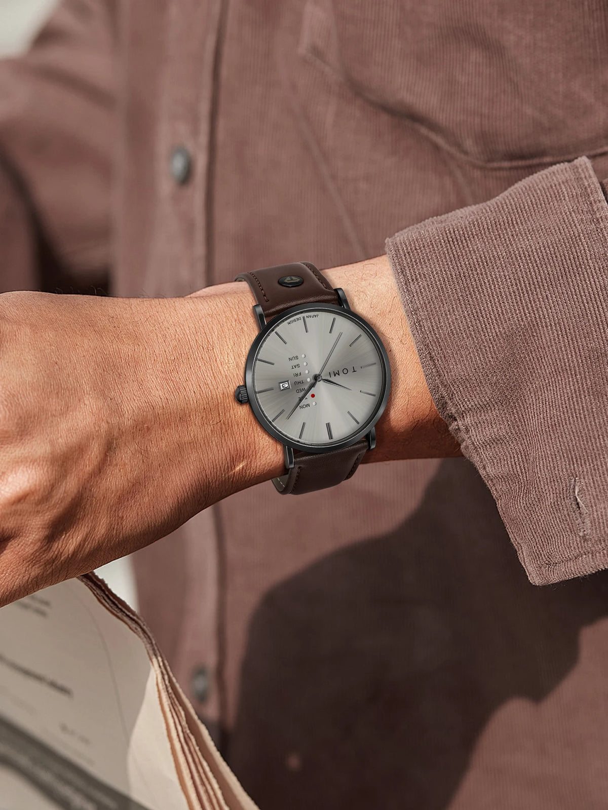 TOMI Trendy Men's Watch Quartz Texture Business Watch with Leather Strap and Weekday Calendar